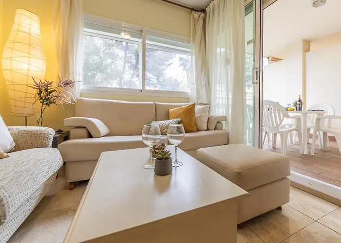 Homes & Go Golden Pineda סאלו