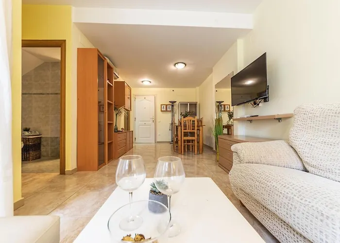 Homes & Go Golden Pineda *